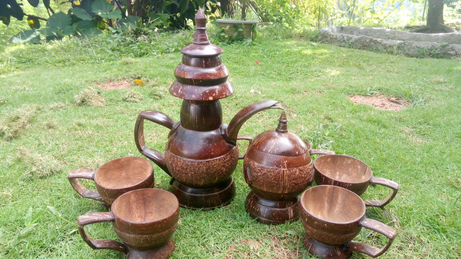 Hand Made coconut shell items - Laksavi.lk